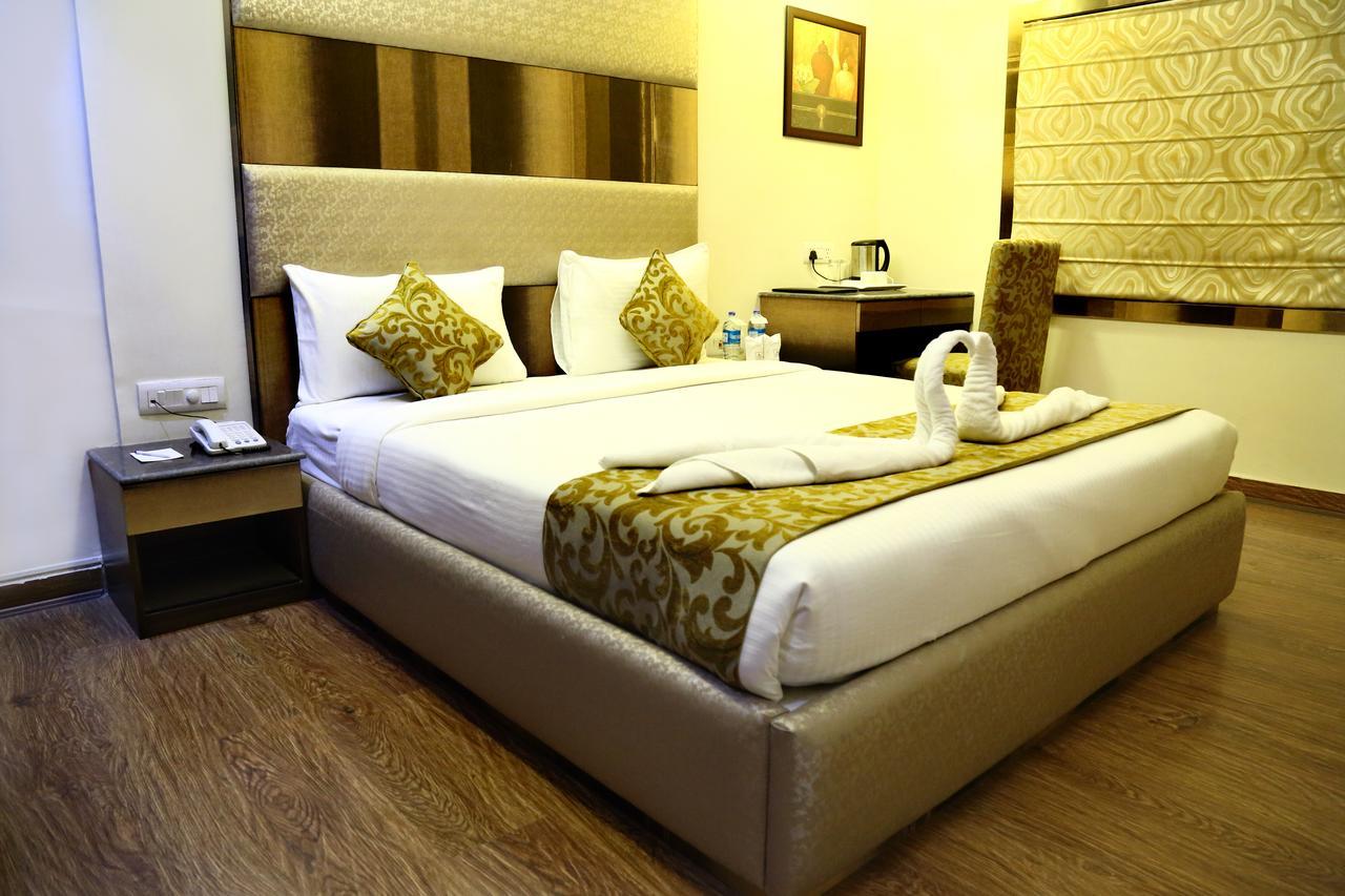 The Majestic Suites Calcutta Eksteriør billede