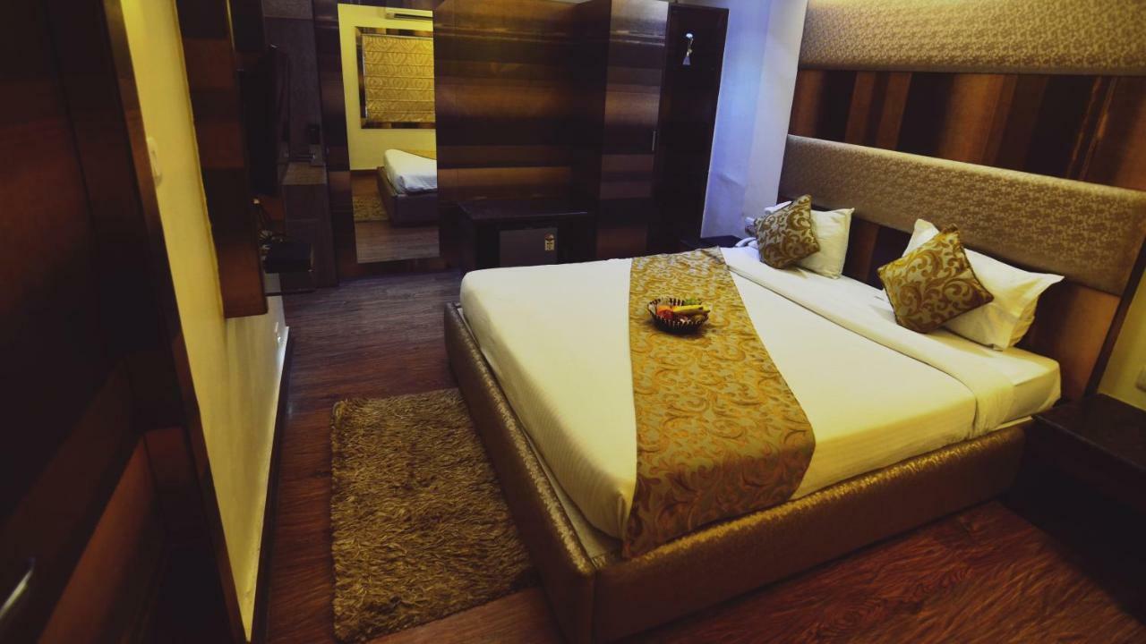 The Majestic Suites Calcutta Eksteriør billede